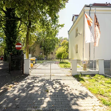 Rycerska Apartments With Parking By Noclegi Renters Poznan Room photo