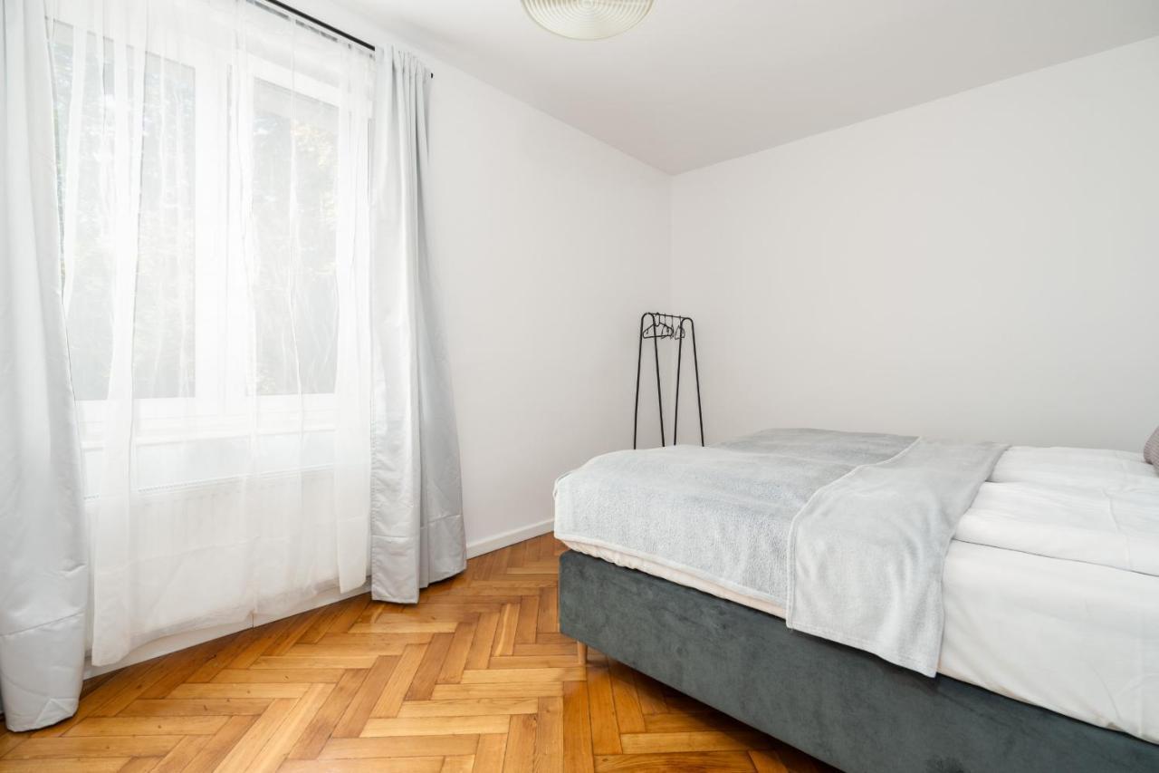 Apartment Rycerska With Parking By Renters *