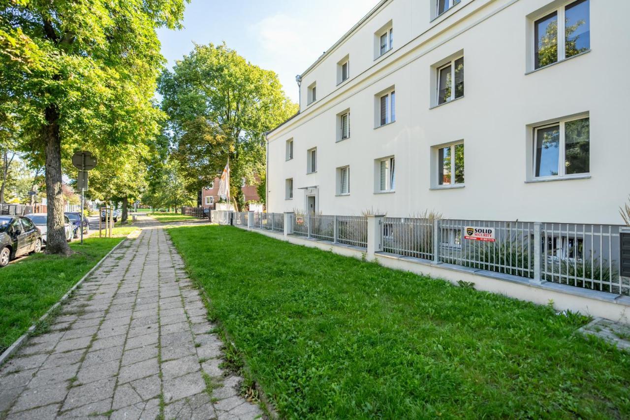 Rycerska With Parking By Renters Apartment Poznan