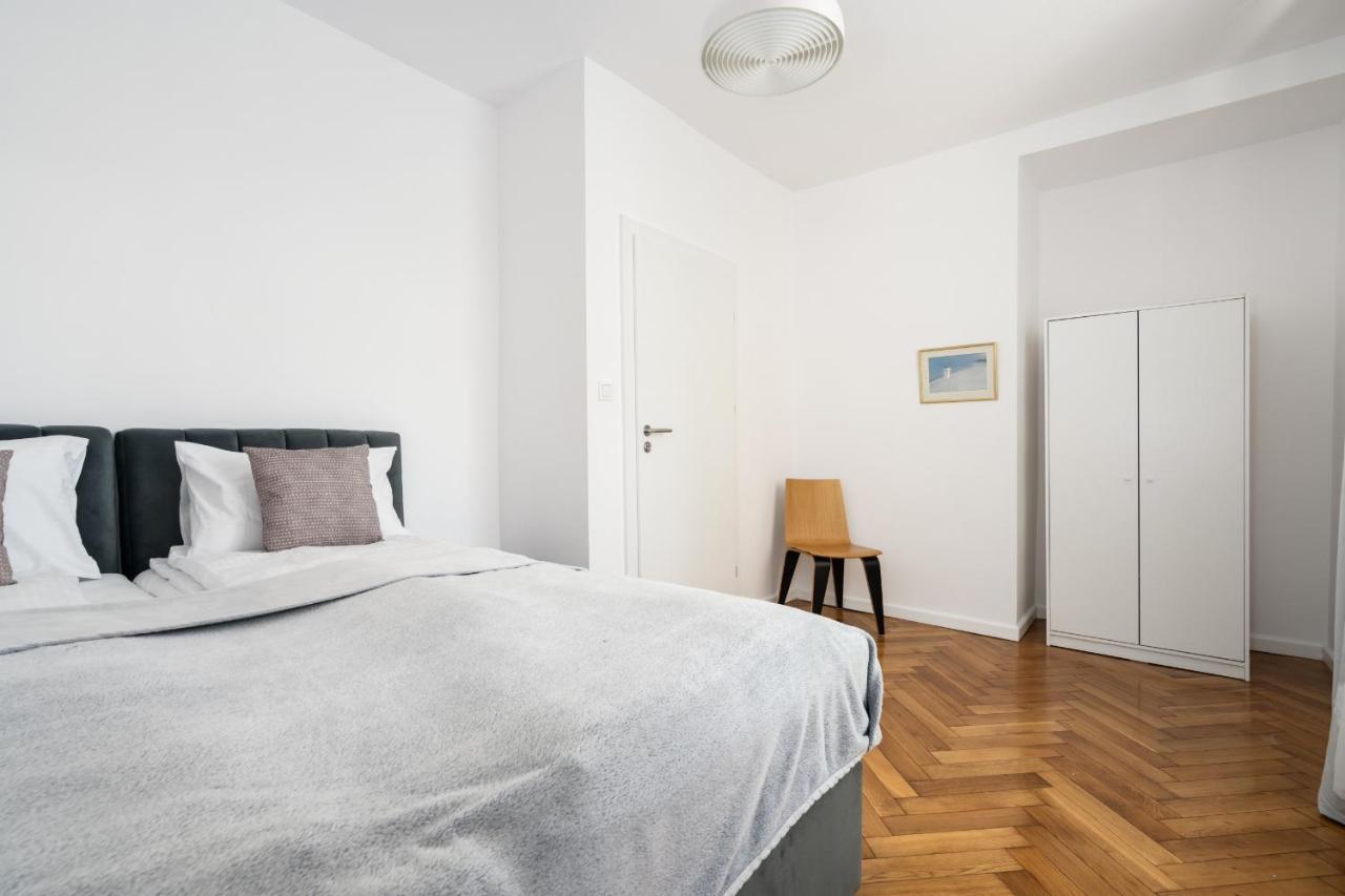 Apartment Rycerska With Parking By Renters