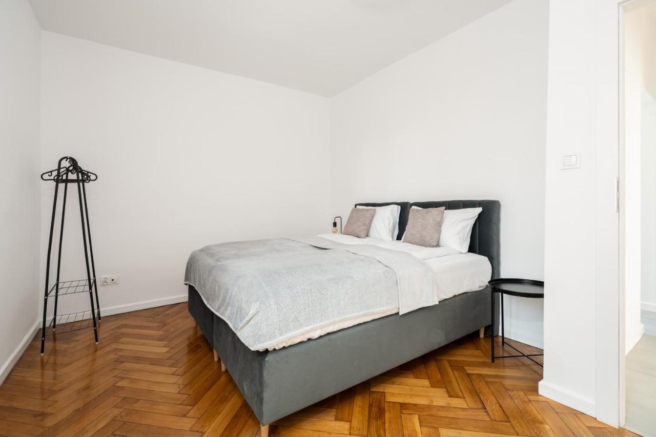 Apartment Rycerska With Parking By Renters Poznan