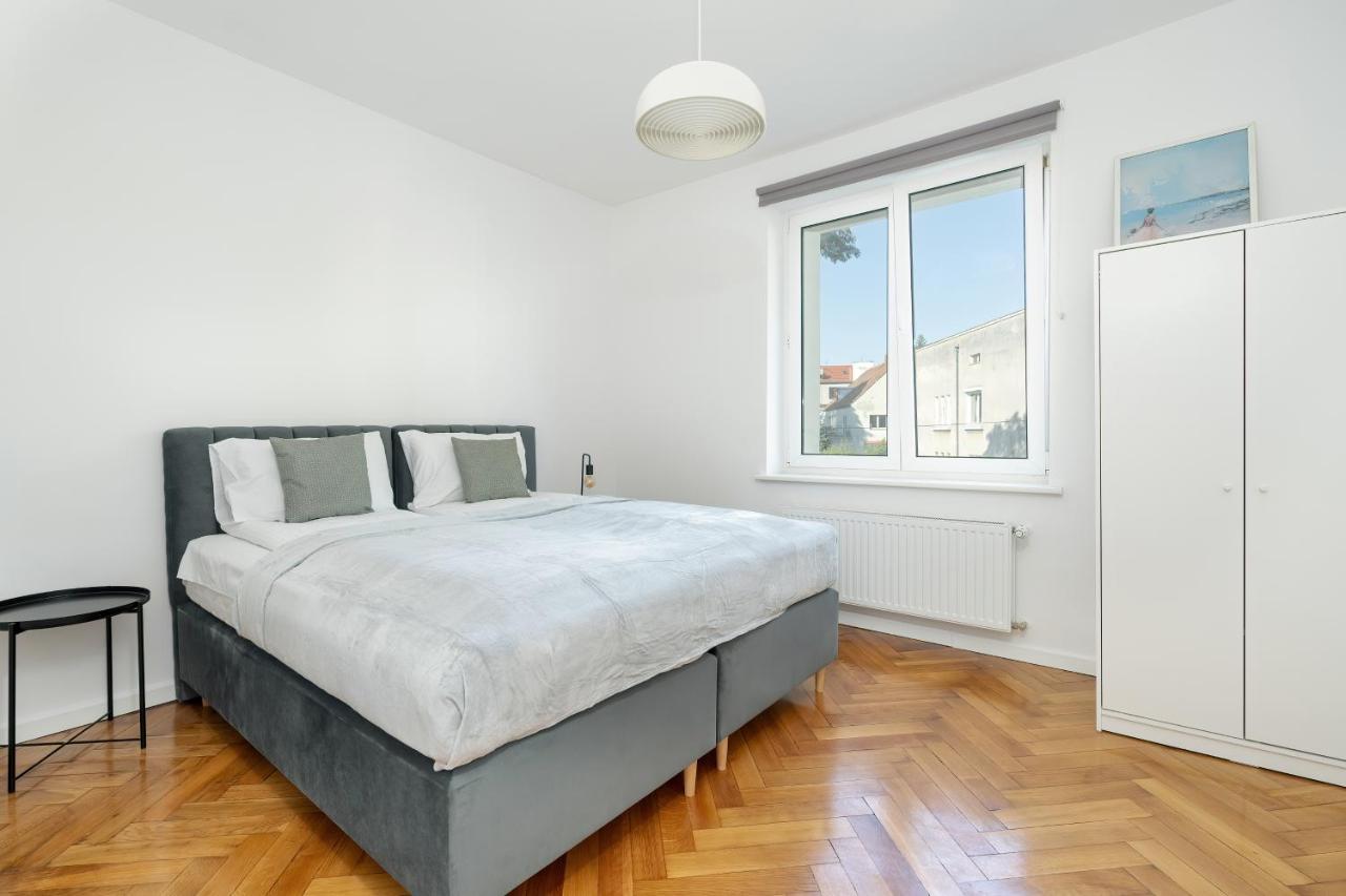 Rycerska With Parking By Renters *