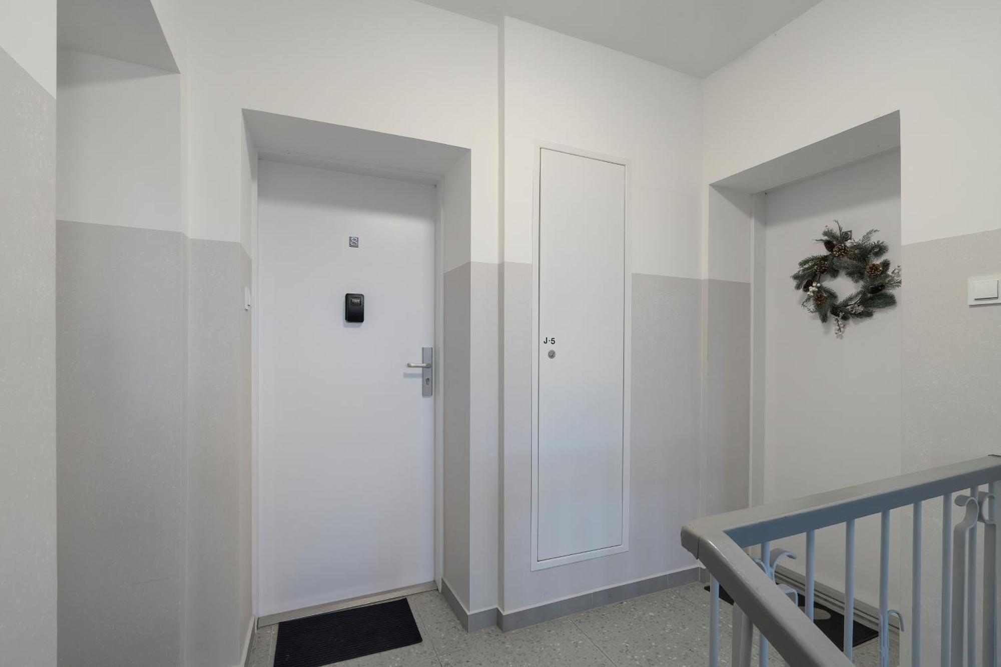 Apartment Rycerska With Parking By Renters Poznan