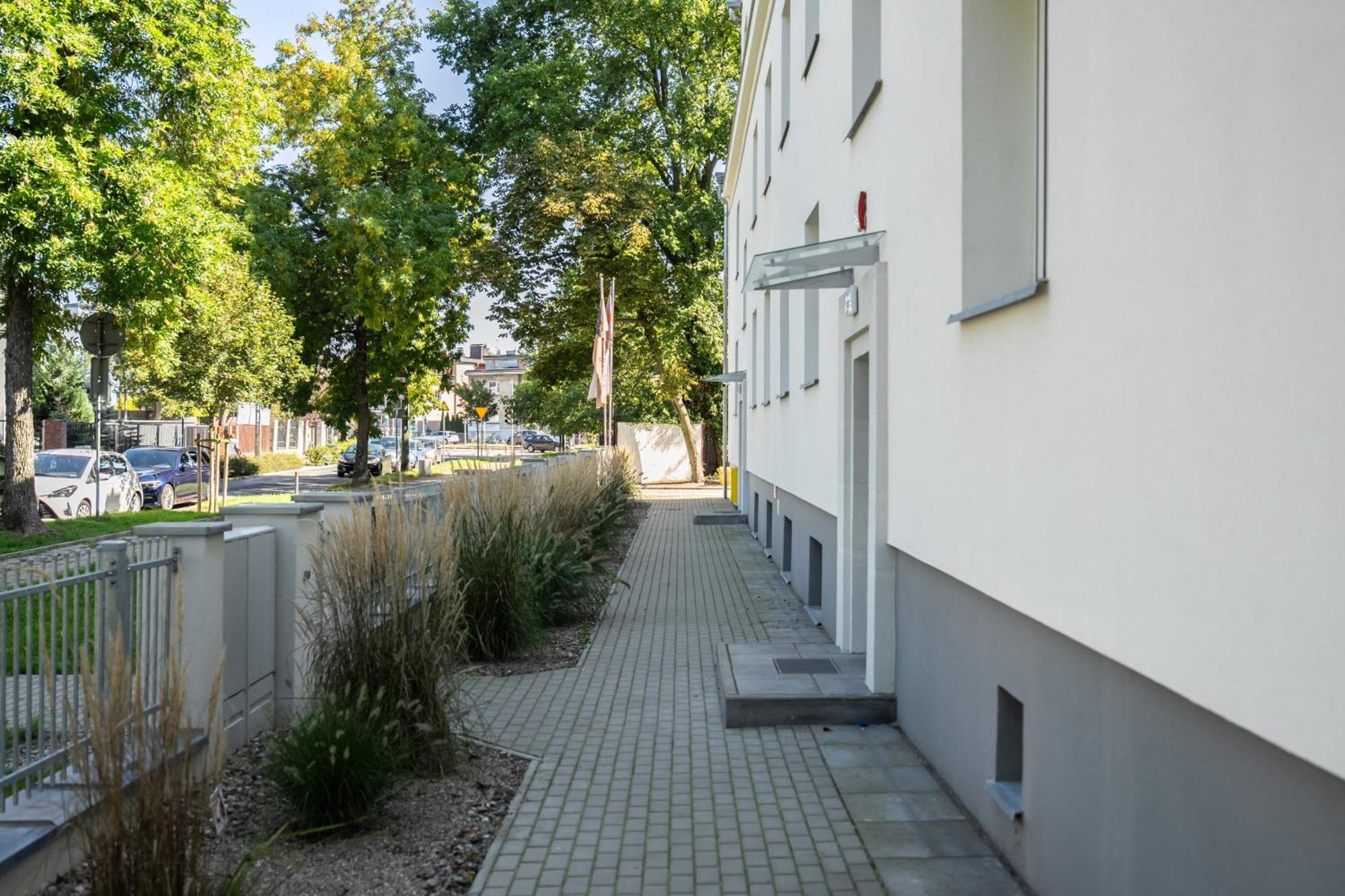 Apartment Rycerska With Parking By Renters Poznan
