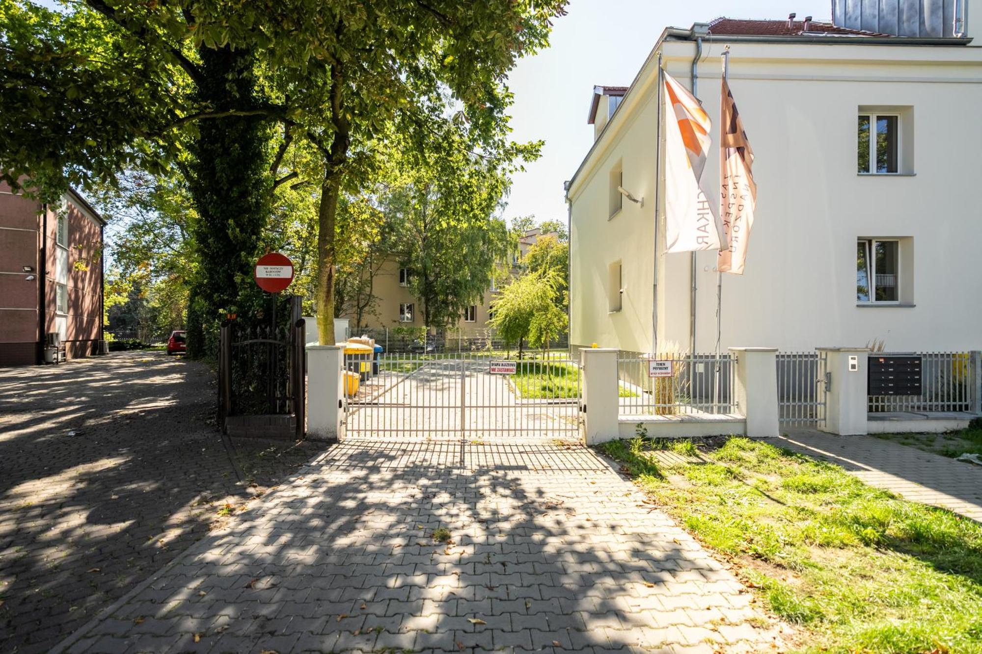 Rycerska With Parking By Renters * Poznan